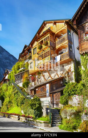 Hallstatt village - casa tipica, Salzkammergut, Austria superiore Foto Stock
