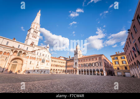 Modena, Emilia Romagna, Italia. Piazza Grande e il Duomo Foto Stock