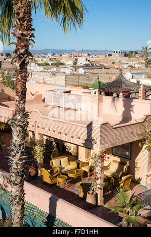 Vista sui tetti delle case a Marrakech, Marocco Foto Stock