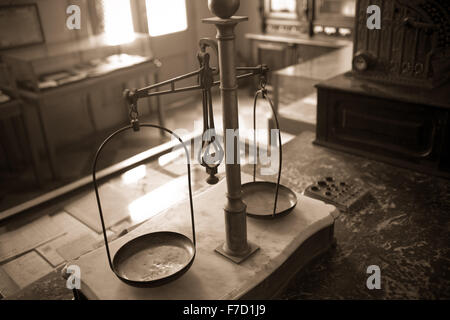Immagine di un equilibrio vintage in una stanza. Foto Stock