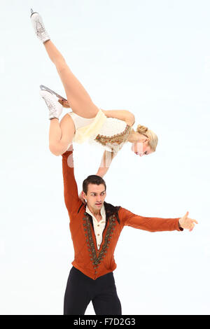 Alexa Scimeca / Chris Knierim (USA), 28 novembre 2015 - Pattinaggio di Figura : ISU Grand Prix di Pattinaggio di figura 2015 NHK Trofeo femminile di pattinaggio gratuito al grande cappello a Nagano, Giappone. (Foto di AFLO) Foto Stock