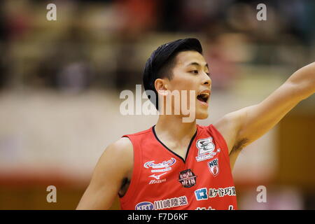 Yuki Togashi (jet), 29 novembre 2015 - Basket : National Basketball League 'NBL' 2015-2016 tra getti di Chiba 99-69 Nishinomiya cicogne in città Yachiyo palestra, Chiba, Giappone. (Foto di AFLO SPORT) Foto Stock