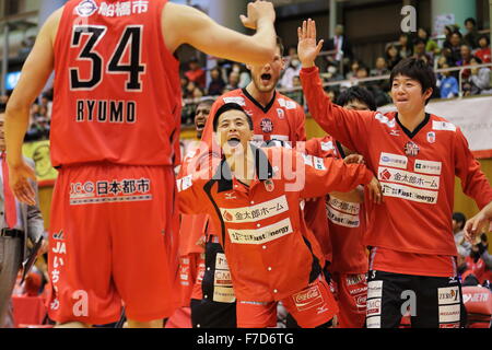 Yuki Togashi (jet), 29 novembre 2015 - Basket : National Basketball League 'NBL' 2015-2016 tra getti di Chiba 99-69 Nishinomiya cicogne in città Yachiyo palestra, Chiba, Giappone. (Foto di AFLO SPORT) Foto Stock