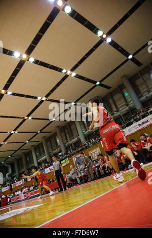 Yuki Togashi (jet), 29 novembre 2015 - Basket : National Basketball League 'NBL' 2015-2016 tra getti di Chiba 99-69 Nishinomiya cicogne in città Yachiyo palestra, Chiba, Giappone. (Foto di AFLO SPORT) Foto Stock