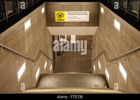 Ingresso stazione metropolitana unter den linden berlin Foto Stock