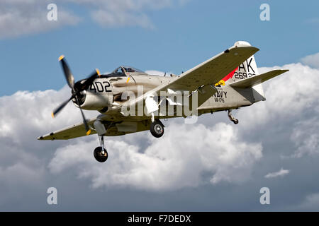 Douglas annuncio-4NA Skyraider, 126922, AK-402, G-RADR Foto Stock