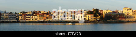 Panorama storico di Chania, Porto, isola di Creta, Grecia Foto Stock