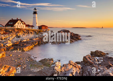 Il Portland Head Lighthouse in Cape Elizabeth, Maine, Stati Uniti d'America. Fotografato a sunrise. Foto Stock