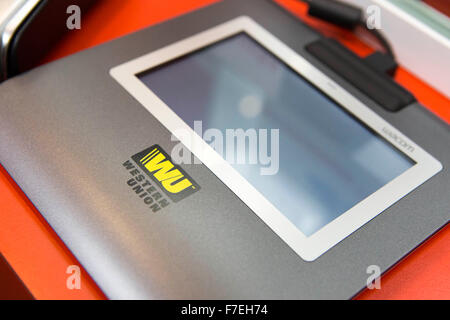N. 1 Cambio valuta Negozio , Crompton Place Shopping Center , Bolton. Foto Stock
