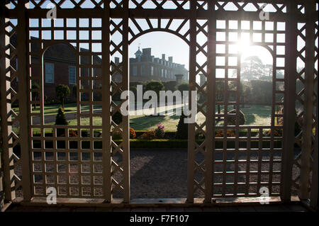 Giardino a Hanbury Hall vicino a Droitwich Spa West Midlands Worcestershire Inghilterra UK Europa Foto Stock