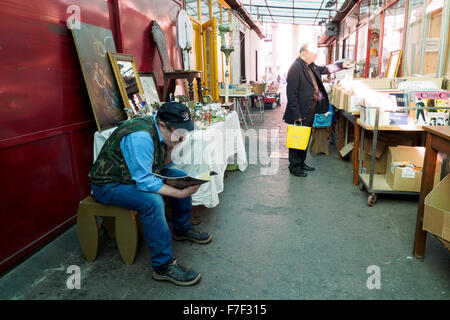 Mercatino di Piazza dei Ciompi - Firenze, Italia Foto Stock