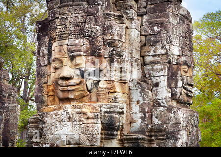 Facce del tempio Bayon, Angkor Thom, Cambogia, Asia Foto Stock