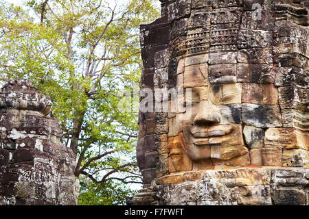 Facce del tempio Bayon, Angkor Thom, Cambogia, Asia Foto Stock