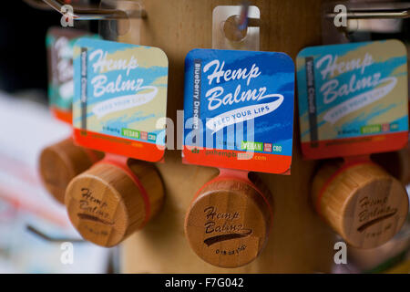 La canapa Balmz, un LIP BALM derivate da piante di canapa - USA Foto Stock