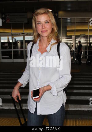 " Agenti di S.H.I.E.L.D.' star Adrianne Palicki arriva a Los Angeles International Airport offre: Adrianne Palicki dove: Los Angeles, California, Stati Uniti quando: 30 Ott 2015 Foto Stock