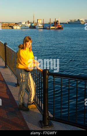 Lungomare pedonale, Piers Park, Boston, Massachusetts Foto Stock