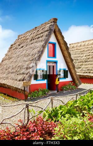 Casa Tradizionale palheiros - Santana, Isola di Madeira, Portogallo Foto Stock