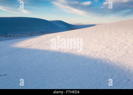 Vento-eroso onde formare sulle dune di sabbia, White Sands National Monument, Nuovo Messico Foto Stock