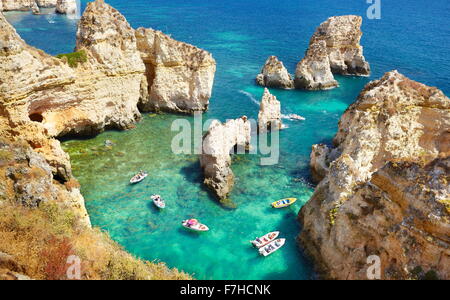 Costa Algarve Ponta da Piedade vicino a Lagos, Portogallo Foto Stock