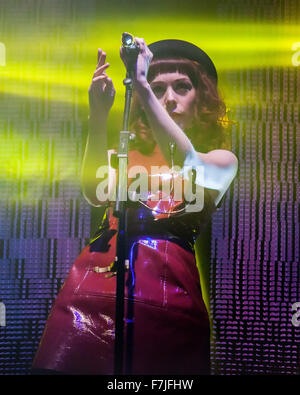 Dublino , Irlanda,Simple Minds live al 3 Arena,Dublino il Nov 29 2015 a Dublino, Irlanda Foto Stock