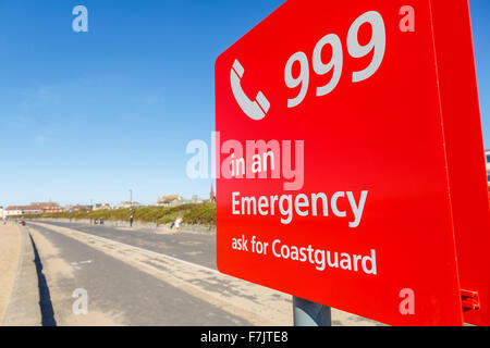 Una guardia costiera segno di emergenza, Scotland, Regno Unito Foto Stock