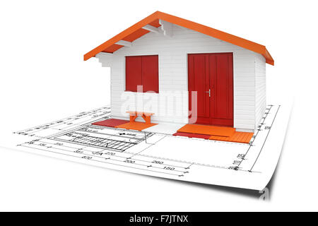 Gruppo di legno casa con blueprint, isolato su sfondo bianco Foto Stock