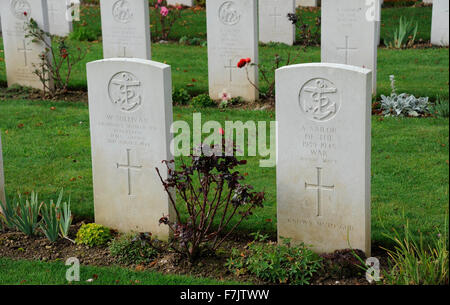 D Il giorno 6 giugno 1944,Ranville, British Cimitero di Guerra e il Memorial, la tomba del Soldato Sconosciuto, Calvados, Normandie, Francia, DURANTE LA SECONDA GUERRA MONDIALE Foto Stock