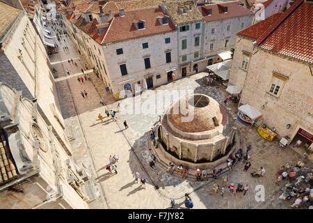Dubrovnik Onofrio Fontana, vista dalla città vecchia cinta di mura, Dalmazia, Croazia Foto Stock