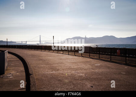 Percorso solitario in San Francisco Maritime National Historical Park Foto Stock