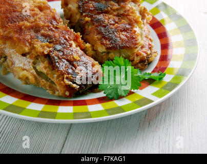 Fihunu Mas - pesce intero arrosto dalle Maldive . Foto Stock