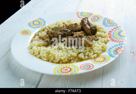 Kusksu - Libyan cuscus piccante con manzo e verdure.Cucina Libanese Foto Stock