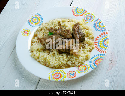Kusksu - Libyan cuscus piccante con manzo e verdure.Cucina Libanese Foto Stock