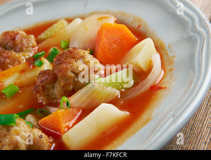 Bavarese stufato di polpette.cucina tedesca Foto Stock