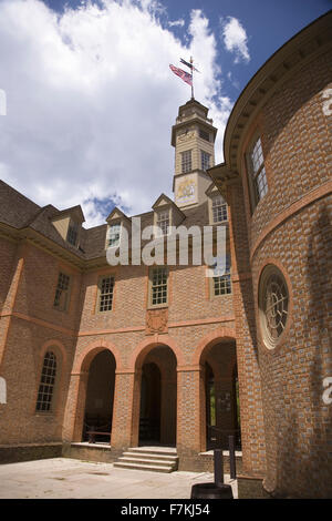 Il Campidoglio di Colonial Williamsburg, Virginia, dove in questo edificio Patrick Henry, George Washington, George Mason, George Wythe Richard Henry Lee, Jefferson, e altri hanno giocato la loro parti in sede legislativa le guerre che si è conclusa in giro. La costruzione che sorge oggi è il terzo Capitol sul sito. Foto Stock