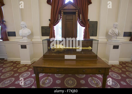 Gli altoparlanti originali sedia da casa di Burgesses nella vecchia sala della casa di delegati, la camera dove la Carta dei diritti è stato ratificato, Virginia State Capitol, Richmond, Virginia Foto Stock