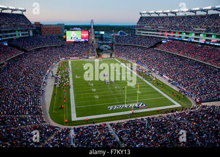 Vista in elevazione del Gillette Stadium, casa del Super Bowl champs, New England Patriots, squadra NFL giocare contro Dallas Cowboys,Ottobre 16, 2011, Foxborough, Boston, MA Foto Stock