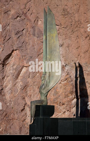 Figure alate della Repubblica di Oskar J. W. Hansen, parte del monumento di impegno sul lato del Nevada alla Diga di Hoover (Diga di Boulder) al di fuori di Las Vegas, Nevada, Boulder City Foto Stock