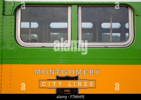 Ripristinato il bus Rosa Parks sat nel Dicembre 1, 1955 da Montgomery in Alabama su Cleveland Avenue, è visto a Washington D.C. National Mall, per il cinquantesimo anniversario della marcia su Washington e Martin Luther King I Have A Dream Speech Foto Stock