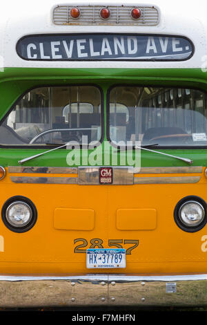Ripristinato il bus Rosa Parks sat nel Dicembre 1, 1955 da Montgomery in Alabama su Cleveland Avenue, è visto a Washington D.C. National Mall, per il cinquantesimo anniversario della marcia su Washington e Martin Luther King I Have A Dream Speech Foto Stock