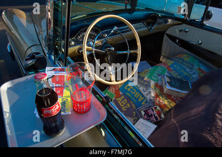 Auto classiche e Hot Rods al 1950 Diner, Bob's Big Boy, Riverside Drive, Burbank, in California Foto Stock