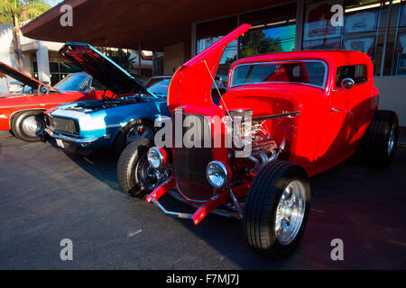 Auto classiche e Hot Rods al 1950 Diner, Bob's Big Boy, Riverside Drive, Burbank, in California Foto Stock