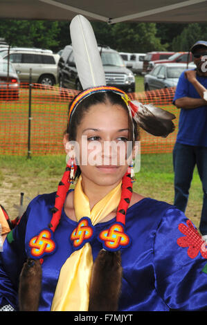 Nativi americani ragazza indiana a Pow Wow in Waldorf, Maryland Foto Stock