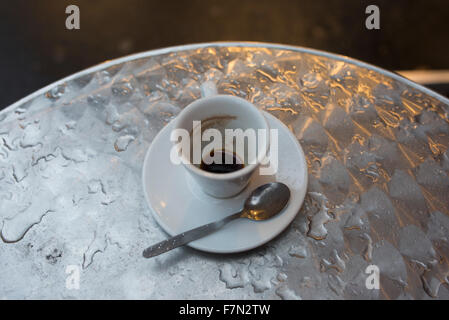 Svuotare tazza da caffè Foto Stock