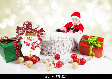 5 mesi baby vestiti come Santa per Natale. Foto Stock