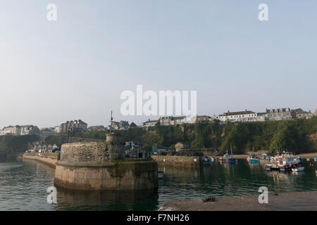 La mattina presto appena dopo l'alba a Newquay, Porto, Cornwall, Regno Unito su una giornata di ottobre. Foto Stock