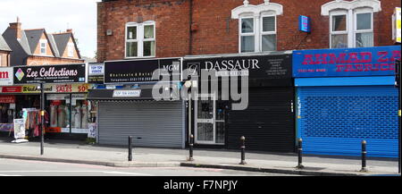 Sparkhill; un'area urbana di Birmingham, Inghilterra. Nel XX secolo la zona fu fortemente influenzato dai migranti asiatici, che si stabilirono nella zona. Essa ha una grande popolazione di minoranze etniche, riflessa dal numero delle imprese asiatiche in zona. Foto Stock