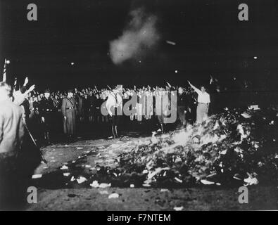 Fotografia del libro che si brucia in Germania. Datata 1933 Foto Stock