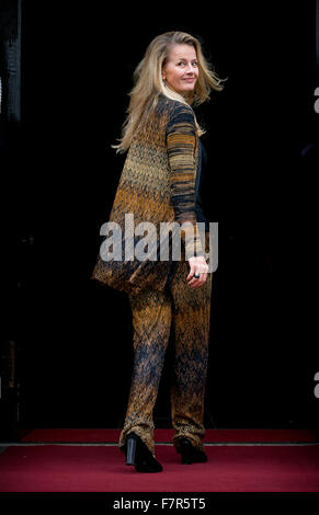 Amsterdam, Paesi Bassi. 2° dic, 2015. La principessa Mabel dei Paesi Bassi partecipa alla cerimonia di premiazione del Prince Claus Award nel palazzo reale di Amsterdam, Olanda, 2 dicembre 2015. Foto: Patrick van Katwijk/ point de vue fuori - nessun filo SERVICE -/dpa/Alamy Live News Foto Stock