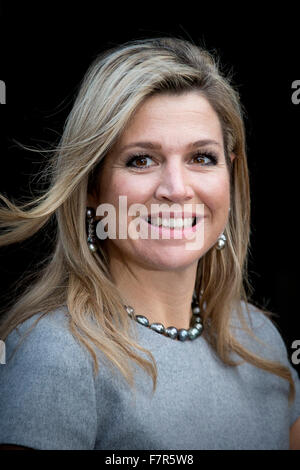 Amsterdam, Paesi Bassi. 2° dic, 2015. Regina Maxima dei Paesi Bassi partecipa alla cerimonia di premiazione del Prince Claus Award nel palazzo reale di Amsterdam, Olanda, 2 dicembre 2015. Foto: Patrick van Katwijk/ point de vue fuori - nessun filo SERVICE -/dpa/Alamy Live News Foto Stock