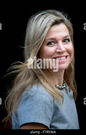 Amsterdam, Paesi Bassi. 2° dic, 2015. Regina Maxima dei Paesi Bassi partecipa alla cerimonia di premiazione del Prince Claus Award nel palazzo reale di Amsterdam, Olanda, 2 dicembre 2015. Foto: Patrick van Katwijk/ point de vue fuori - nessun filo SERVICE -/dpa/Alamy Live News Foto Stock